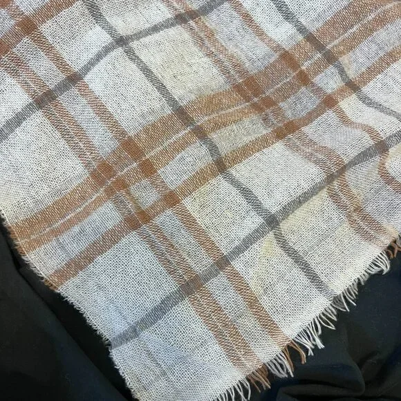 NWT 100% CASHMERE WOVEN UNSUBSCRIBED SCARF Cream Plaid - Picture 1 of 4